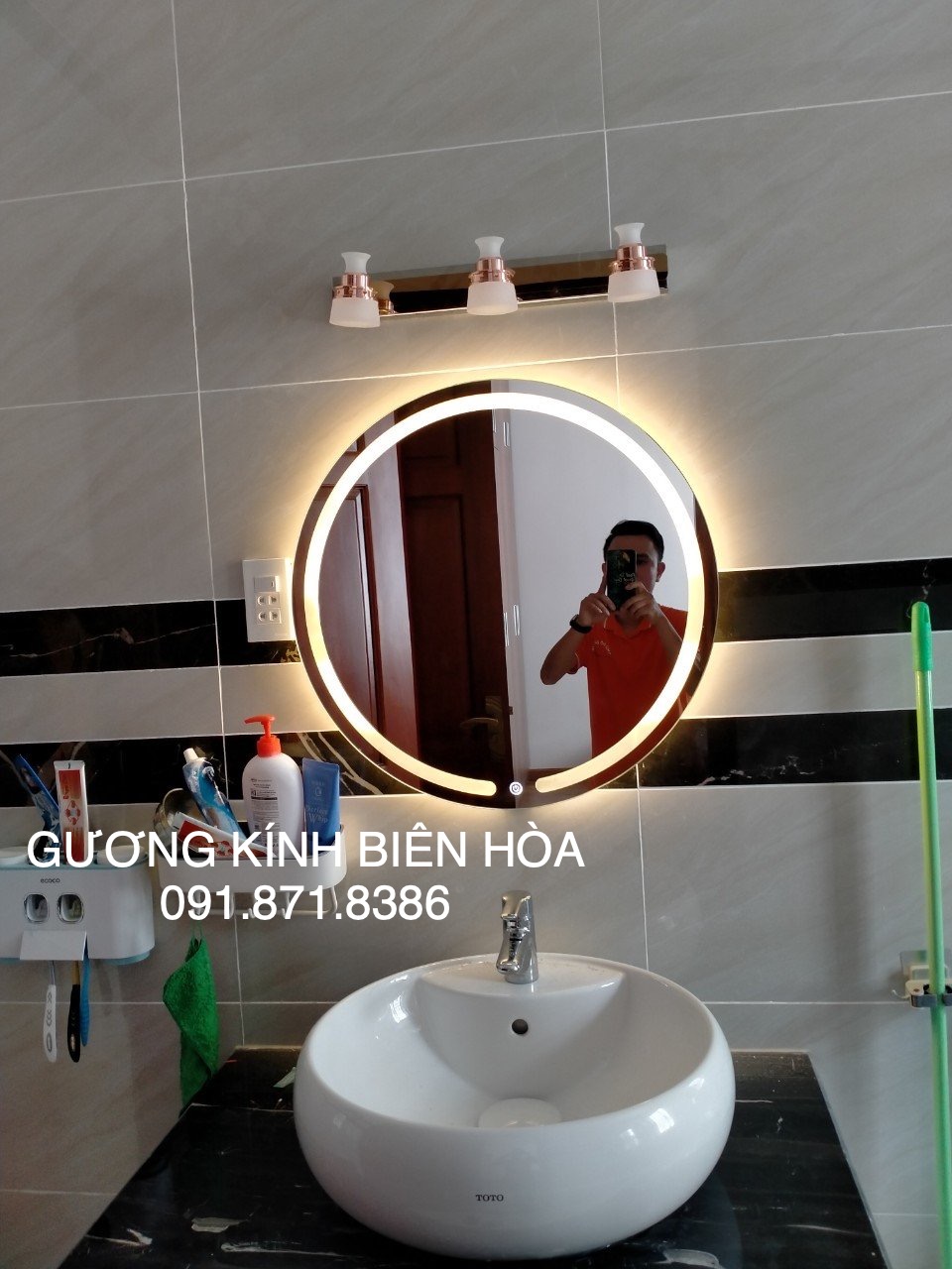 Gương đèn led cảm ứng treo tường nhà vệ sinh Biên Hòa Đồng Nai